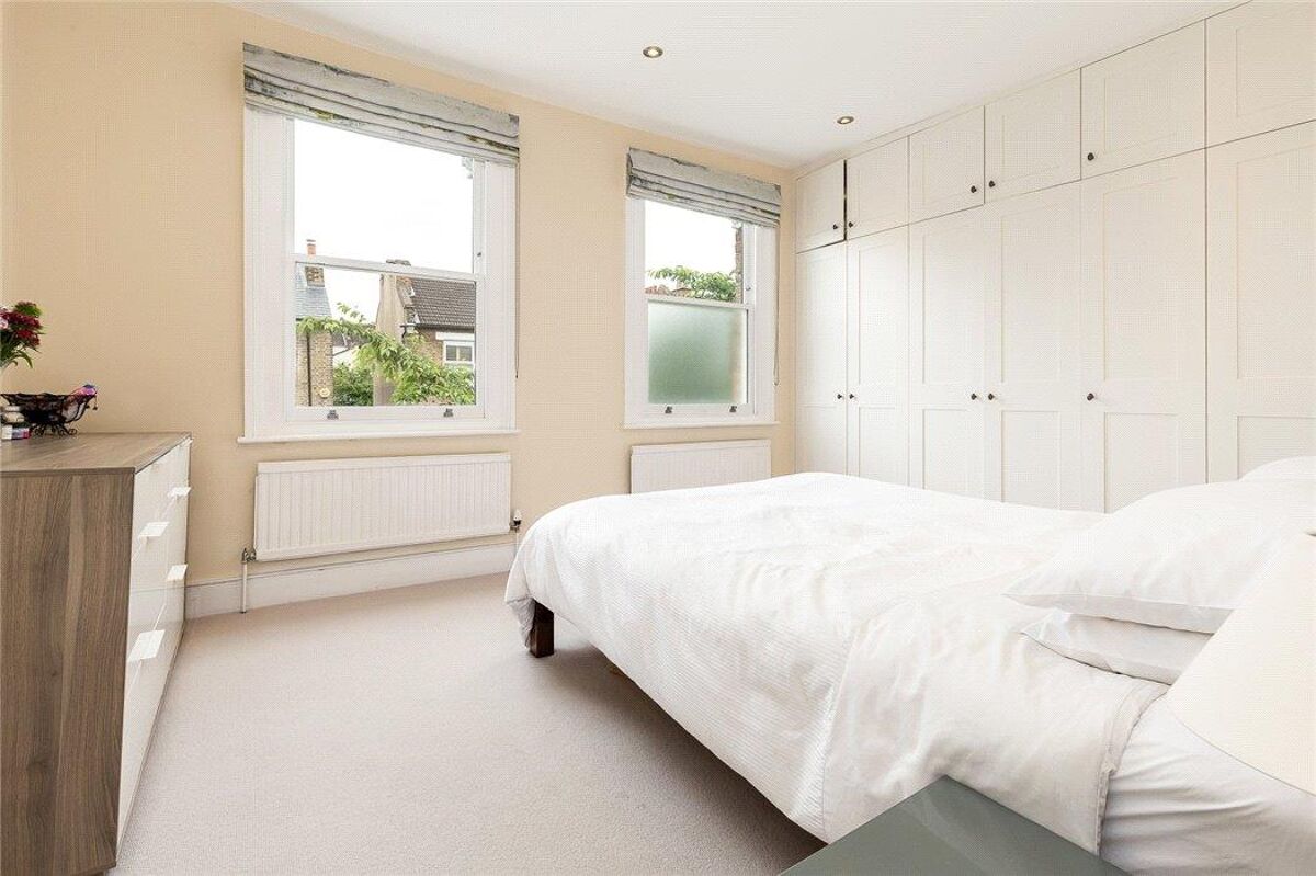 house for sale in Goodrich Road, East Dulwich London SE22 DUL190038