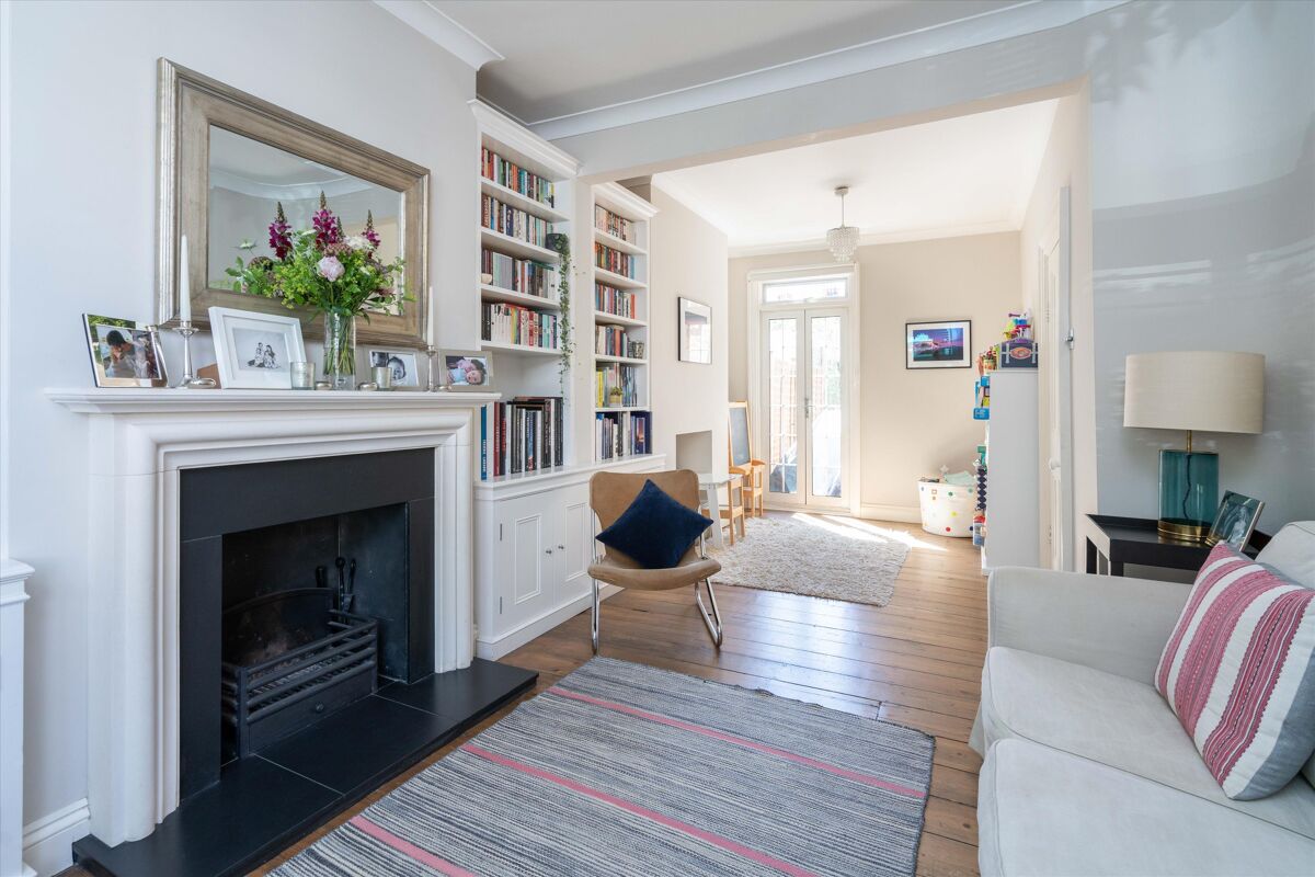 house for sale in Chesterfield Grove, East Dulwich London SE22