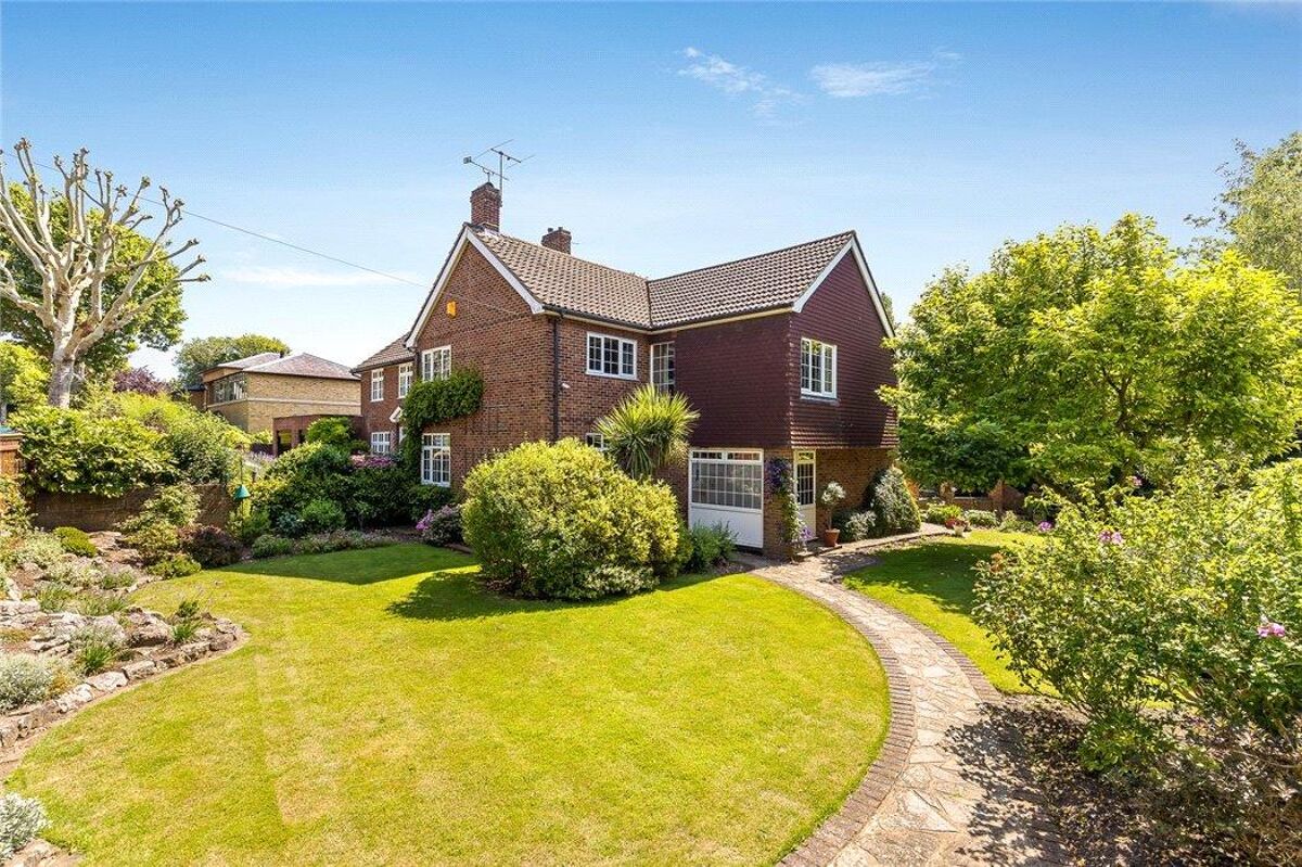 house for sale in Half Moon Lane, North Dulwich London SE24 DUL190092