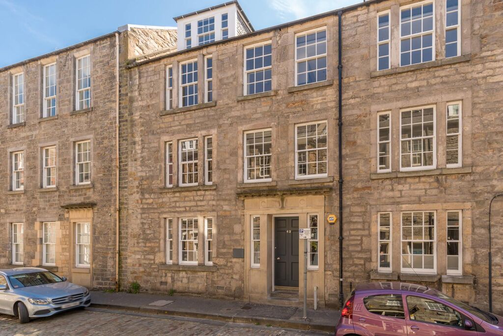 Image of Block of eight residential apartments and a double garage in Thistle Street, Edinburgh, EH2.
