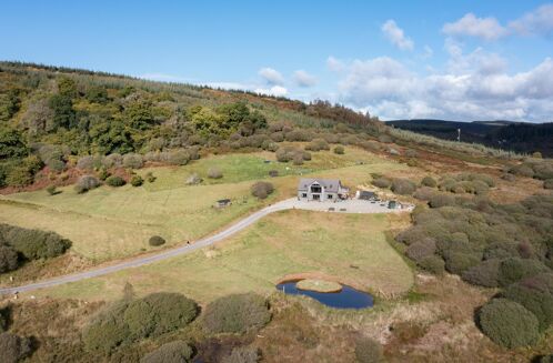 Picture of 3 bedroom estate for sale.