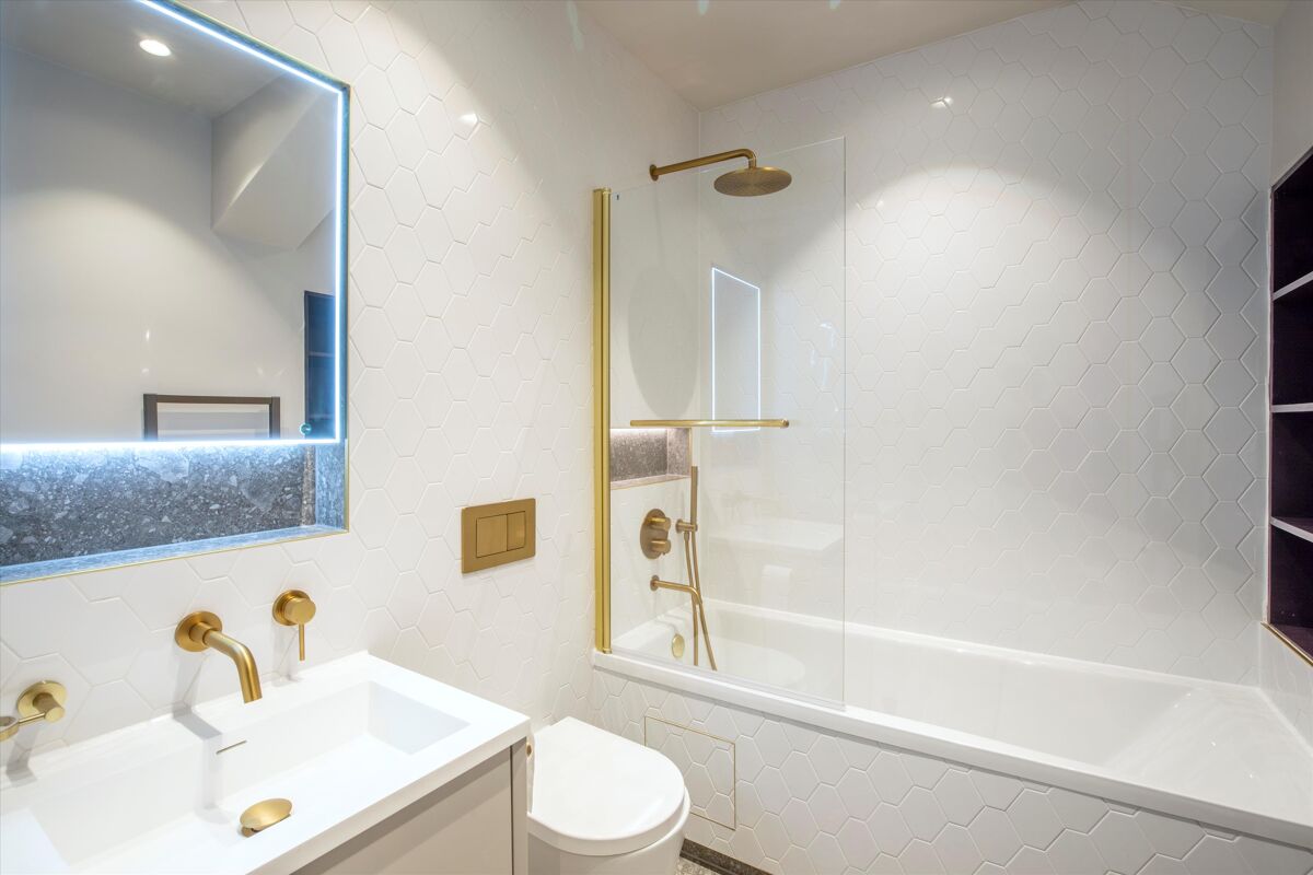 flat for sale in Melville Street, Edinburgh, EH3 ebr012443120