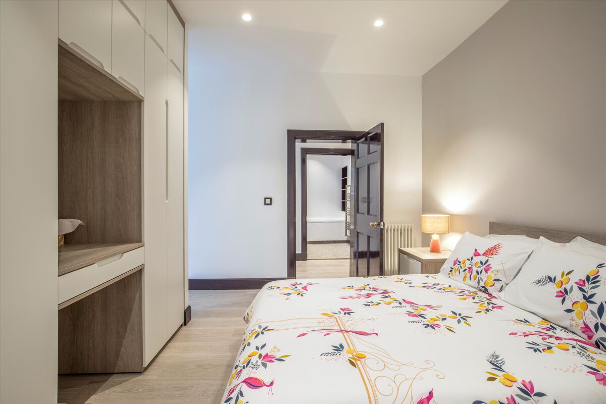 flat for sale in Melville Street, Edinburgh, EH3 ebr012443120