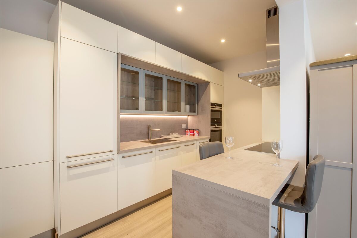 flat for sale in Melville Street, Edinburgh, EH3 ebr012443120