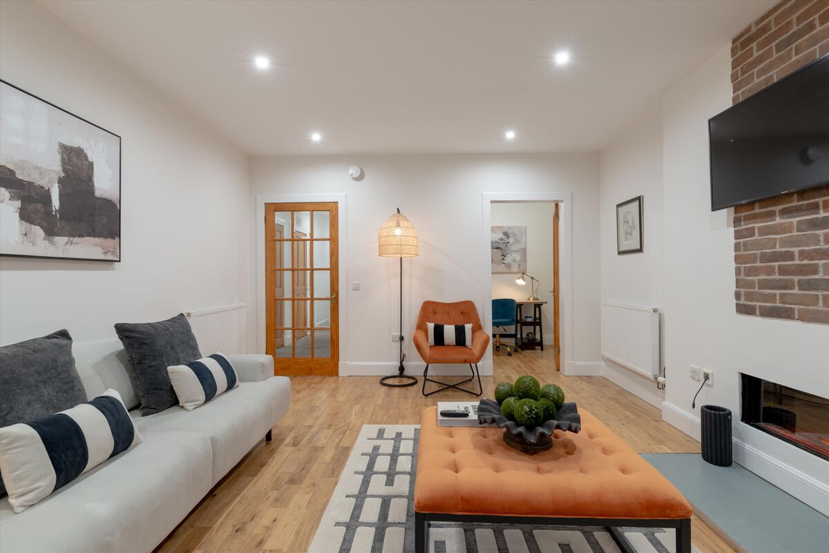 flat for sale in Saxe Coburg Street, Edinburgh, EH3 EBR012453039