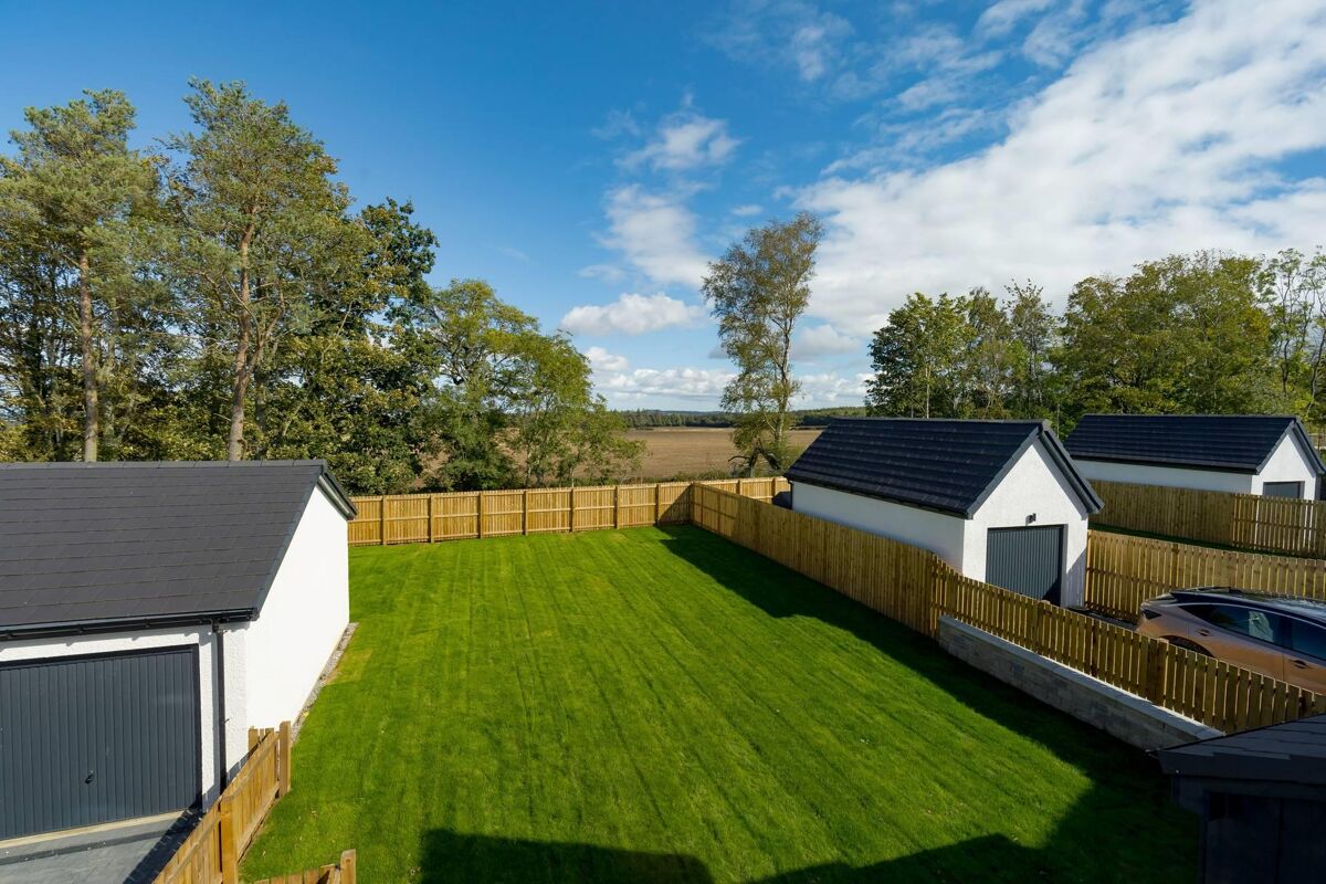 Countryside Elegance: A Timeless Country House Retreat 5