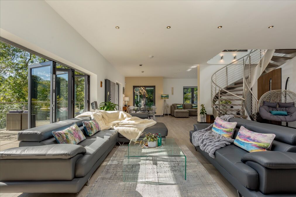 Image of Lanark Road West, Edinburgh, EH14