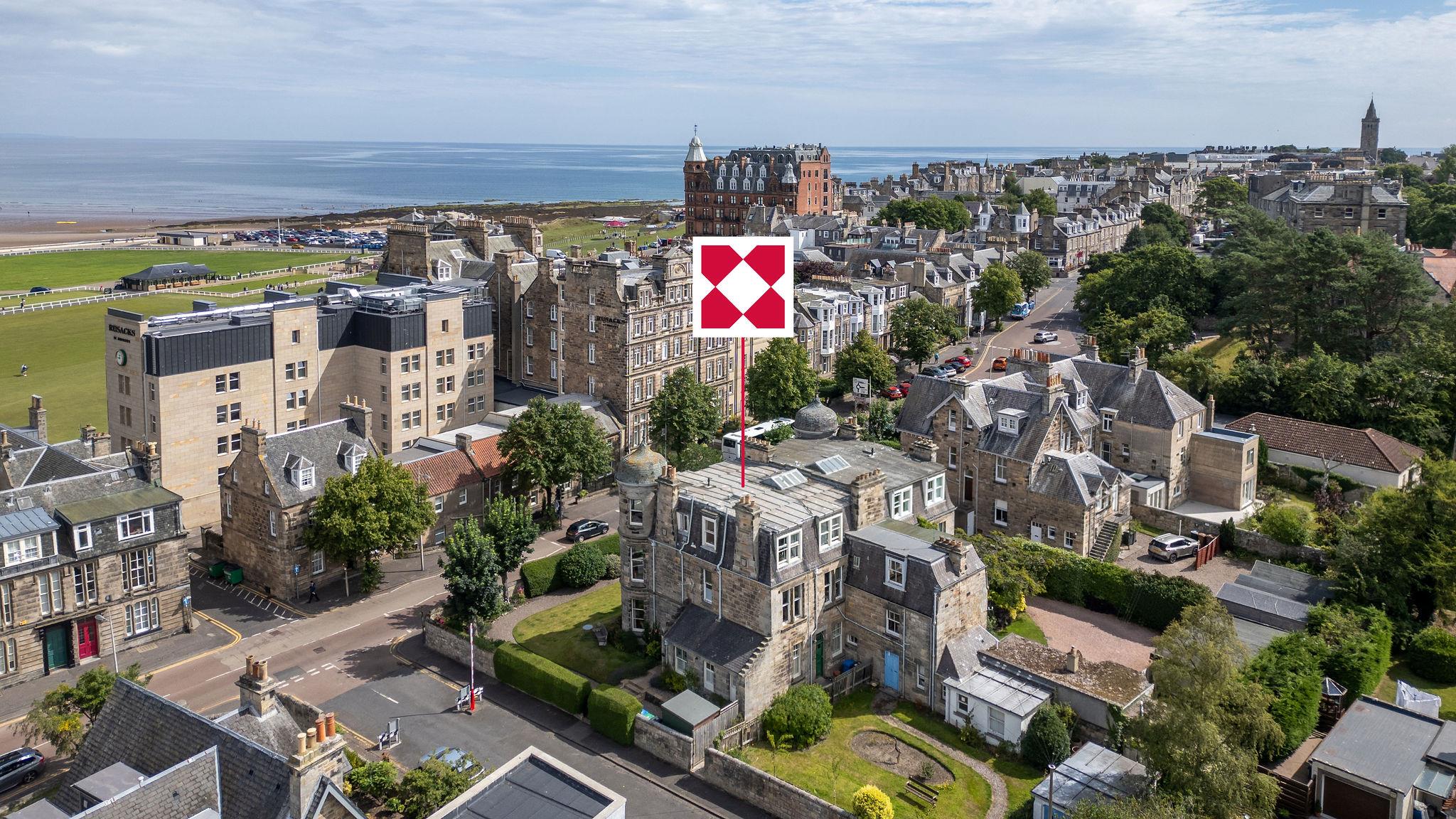 A Countryside Sanctuary: Timeless Elegance Meets Modern Sensibility 3