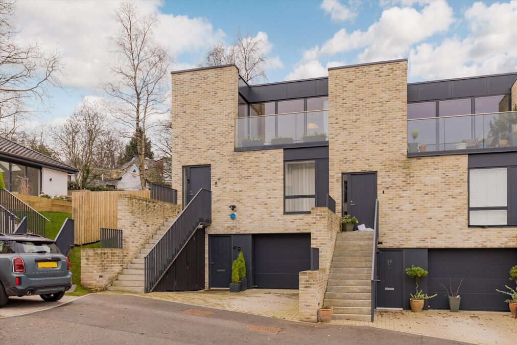 Image of Baberton Avenue, Juniper Green, Edinburgh, EH14