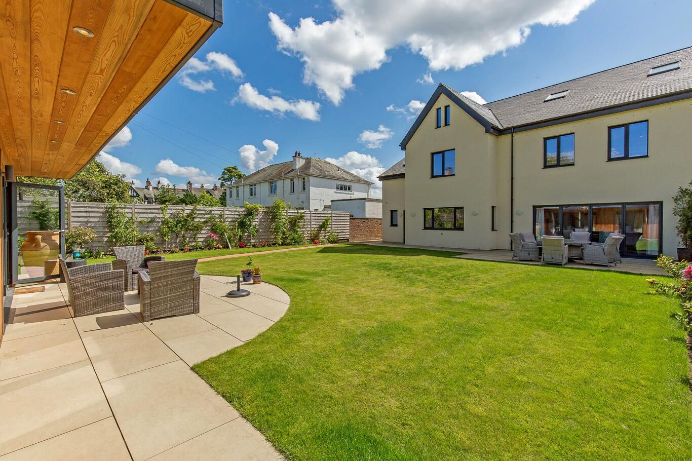 Image of Braehead Road, Edinburgh EH4