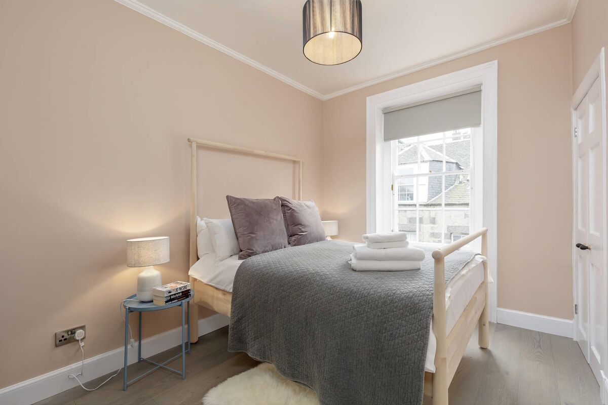 flat for sale in Young Street, New Town, Edinburgh, EH2 EDC012001859