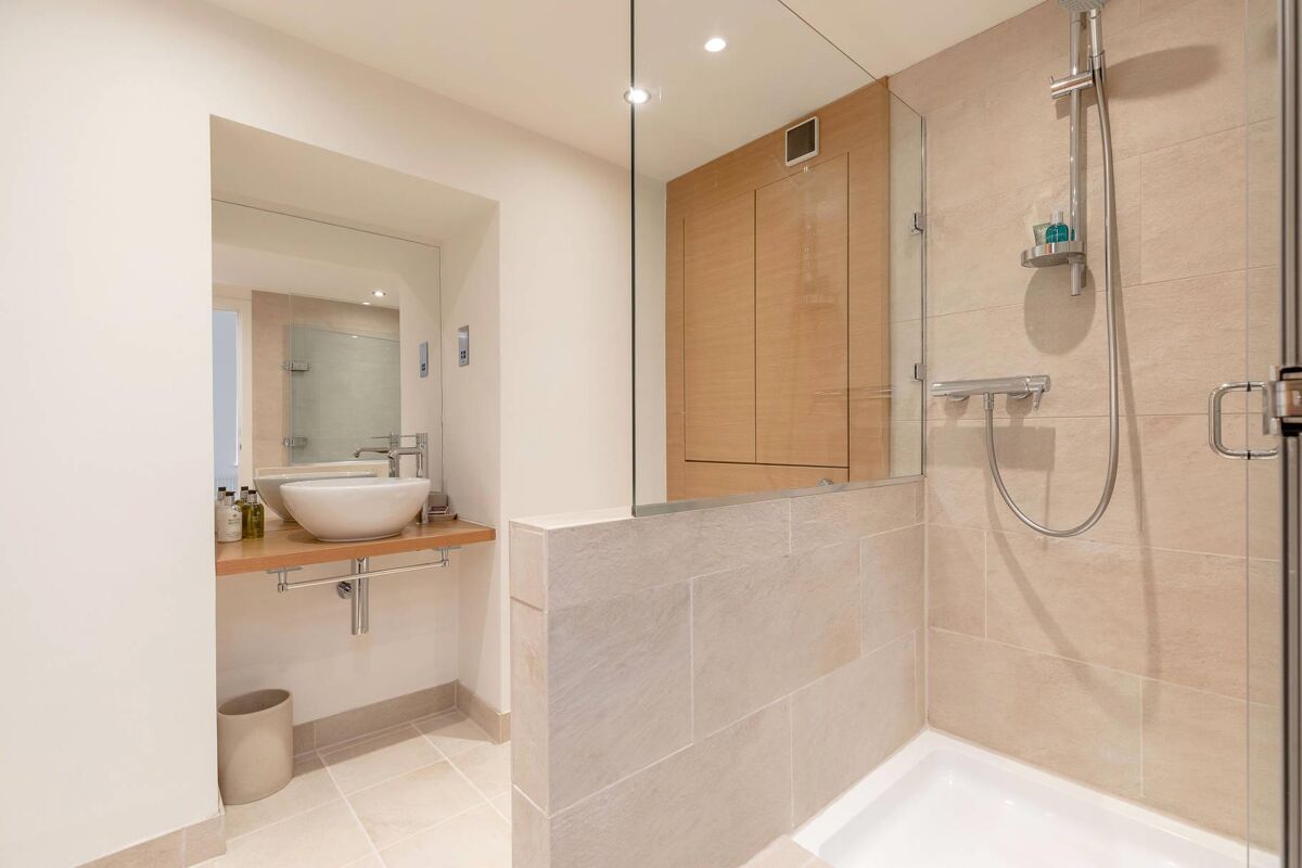 flat for sale in Simpson Loan, Edinburgh, EH3 EDC012012176 Knight Frank