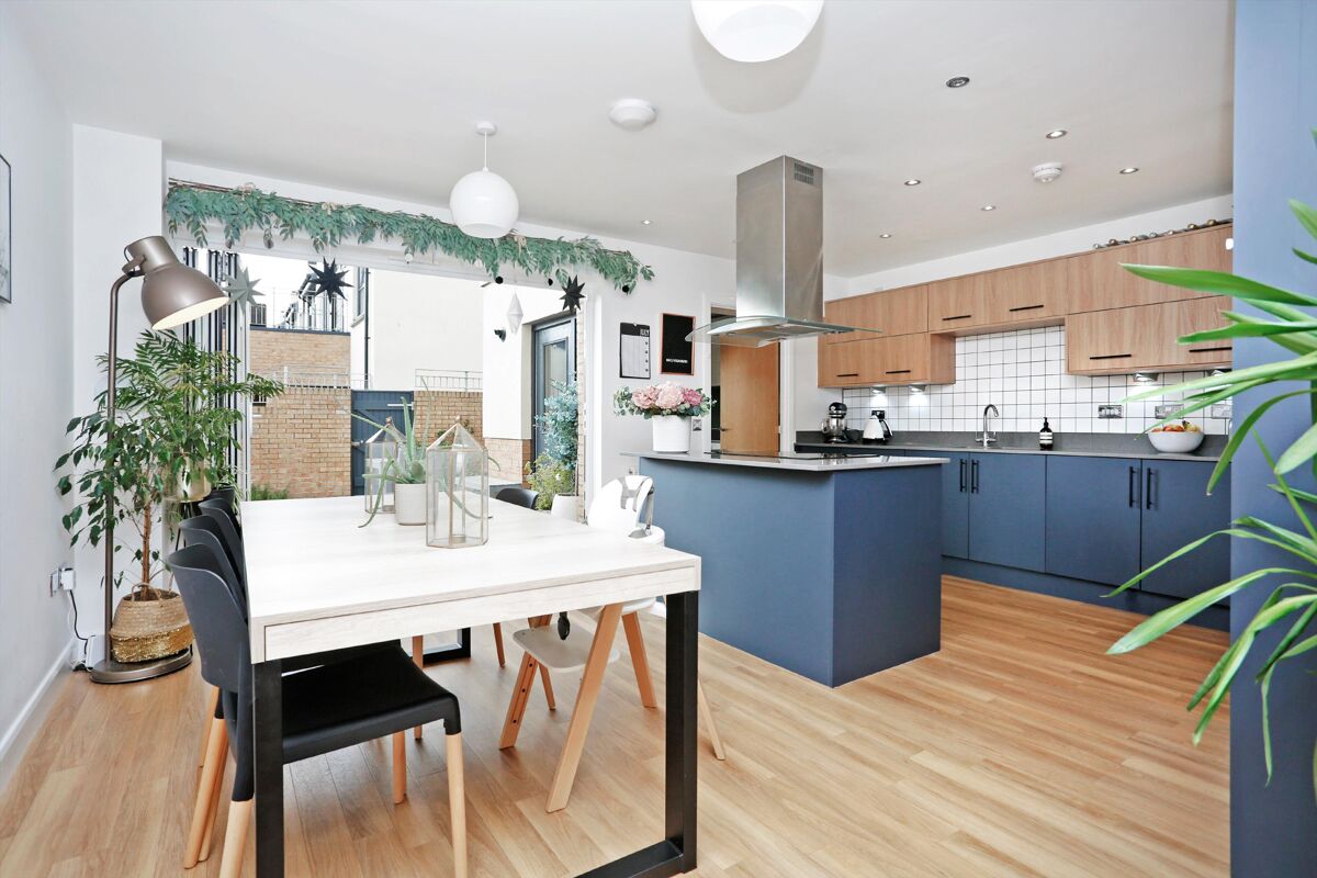 house for sale in Devon Place, Edinburgh, Midlothian, EH12