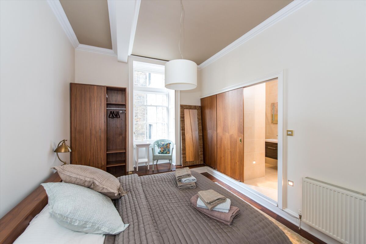 flat for sale in Hanover Street, Edinburgh, EH2 EDC012017366 Knight