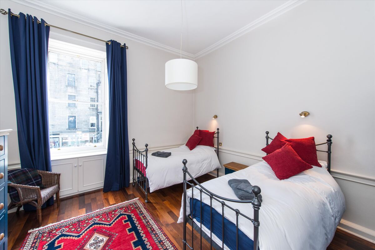 flat for sale in Hanover Street, Edinburgh, EH2 EDC012017366 Knight