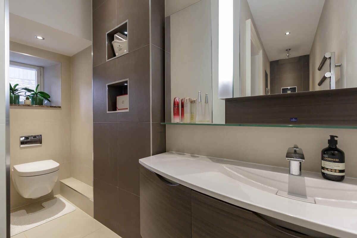 house for sale in Blenheim Place, Edinburgh, EH7 EDC012029380 Knight Frank