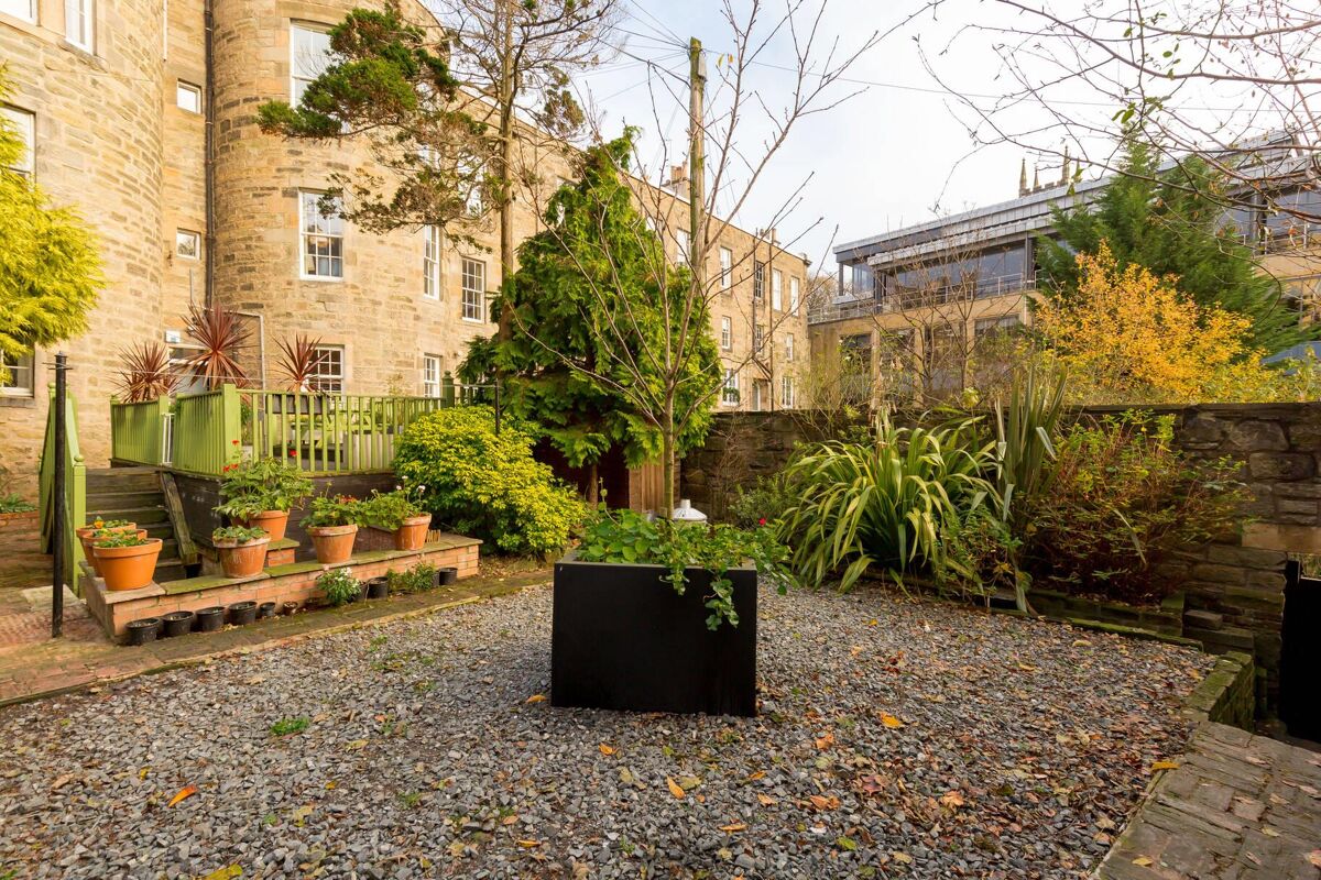 house for sale in Blenheim Place, Edinburgh, EH7 EDC012029380