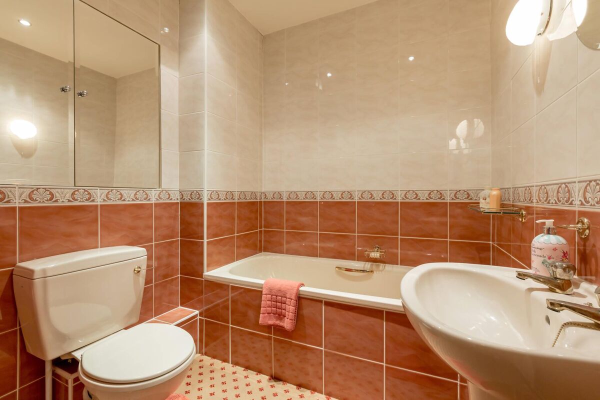 flat for sale in Great Stuart Street, Edinburgh, EH3 EDC012047015