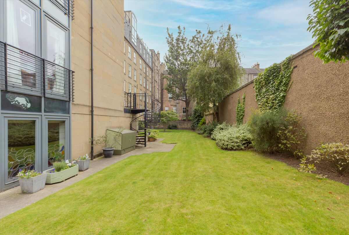 flat for sale in Brunswick Street, Edinburgh, EH7 EDC012047425