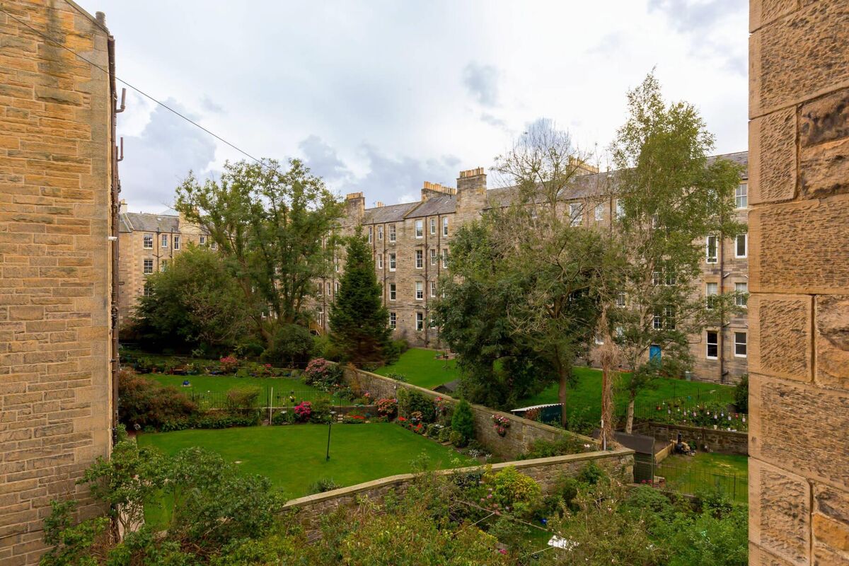 flat for sale in Comely Bank Road, Edinburgh, EH4 EDC012056683