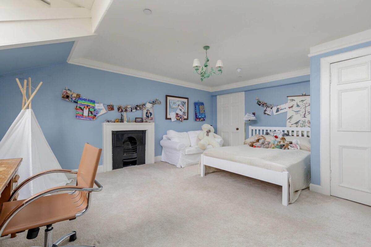 house for sale in Atholl Crescent, West End, Edinburgh, EH3 EDC012070910 Knight Frank