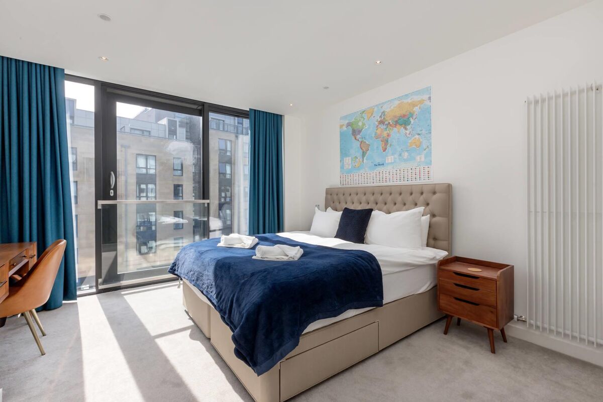 flat for sale in Simpson Loan, Edinburgh, Midlothian, EH3 EDC012080615 Knight Frank