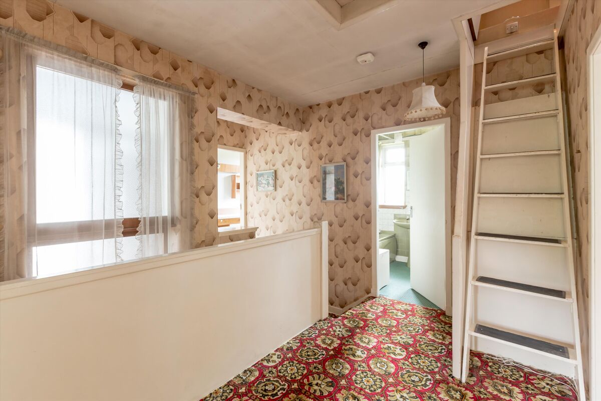 house for sale in Hillpark Avenue, Edinburgh, EH4 EDC012103322