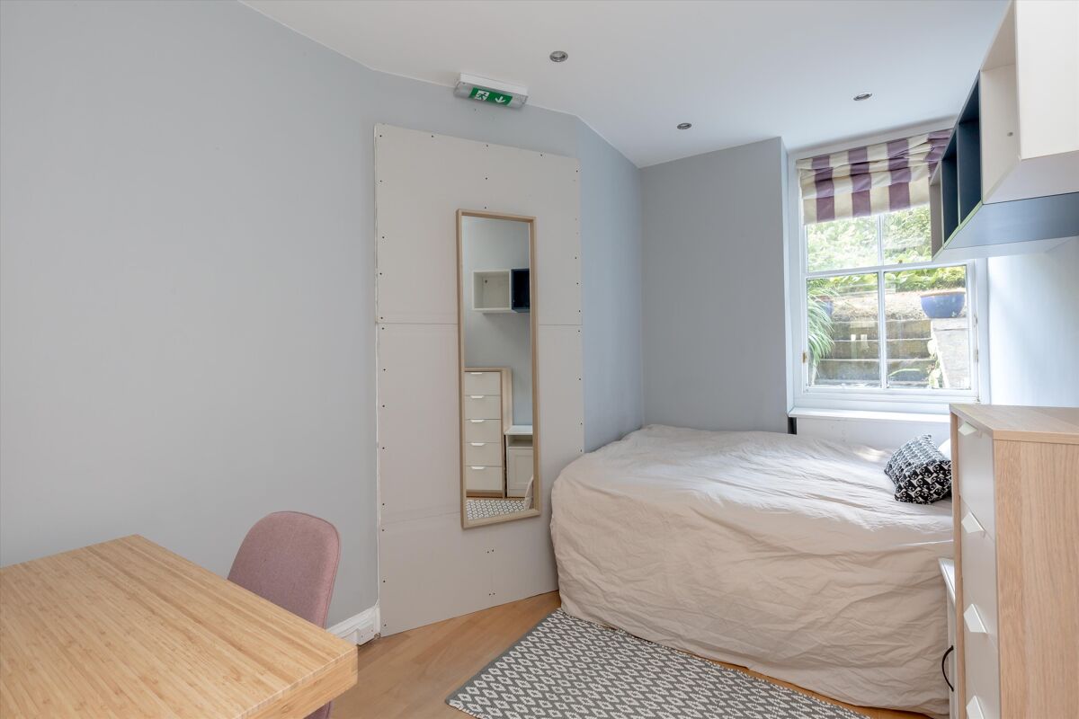 flat for sale in Douglas Crescent, Edinburgh, EH12 EDC012125328