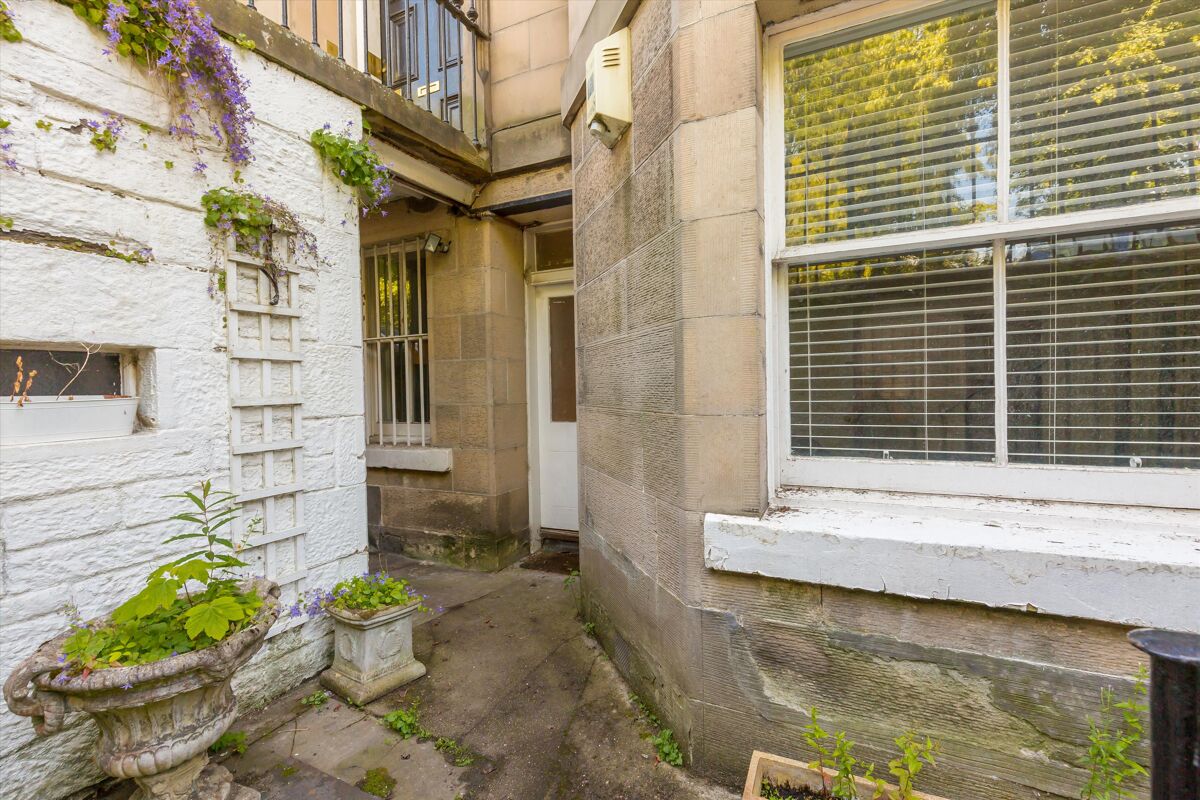 flat for sale in Douglas Crescent, Edinburgh, EH12 EDC012125328