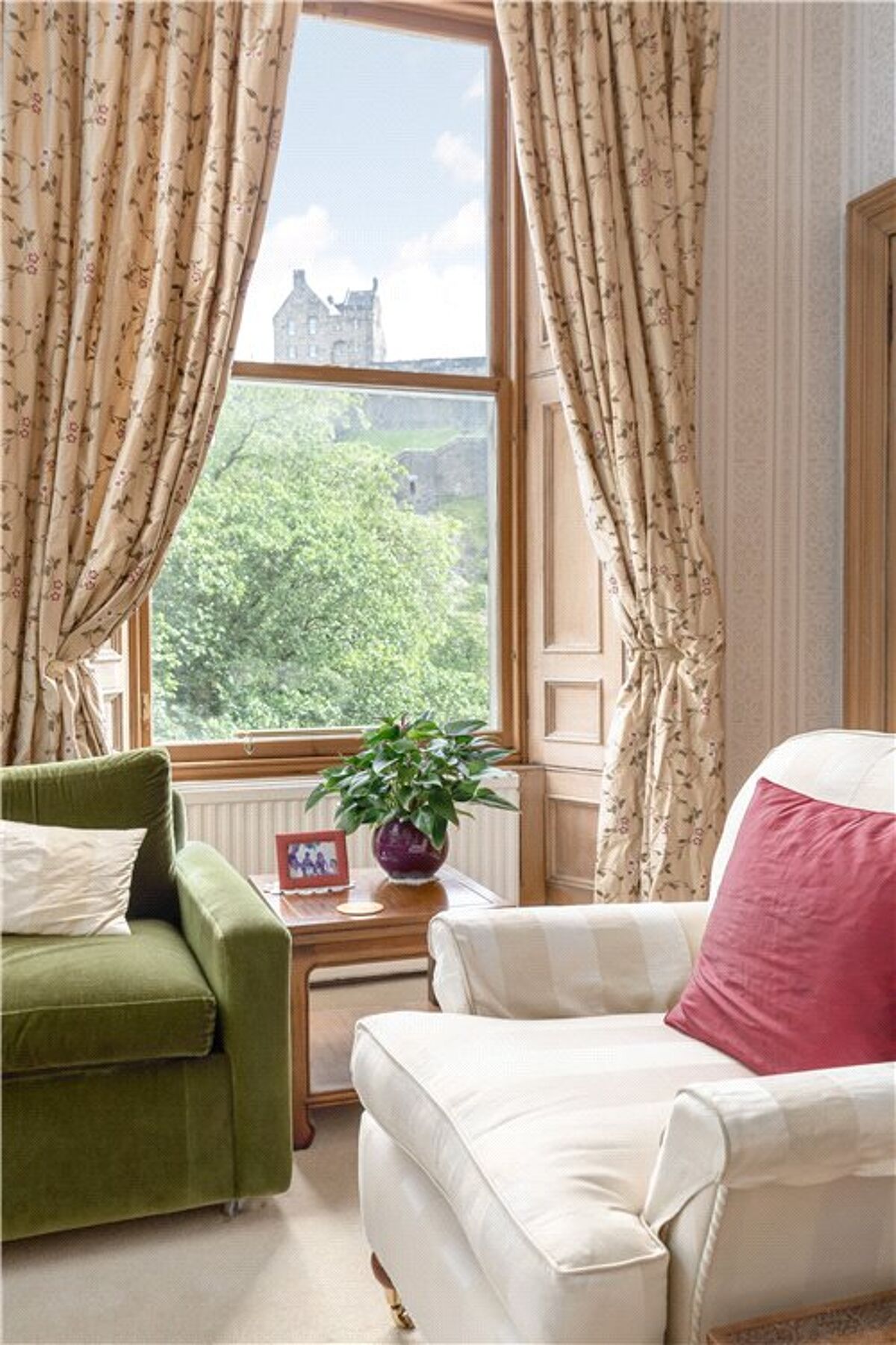 flat for sale in Cambridge Street, Edinburgh, Midlothian, EH1