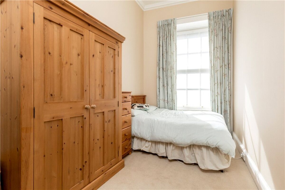 flat for sale in Cambridge Street, Edinburgh, Midlothian, EH1