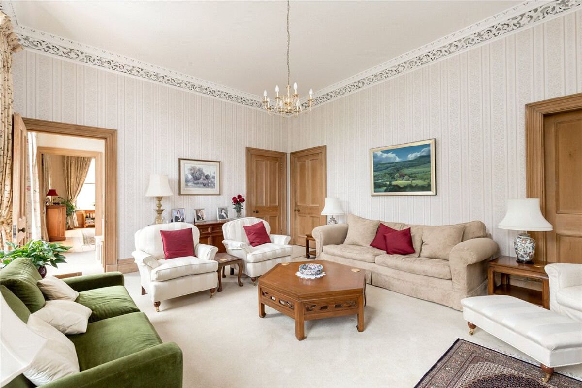 flat for sale in Cambridge Street, Edinburgh, Midlothian, EH1