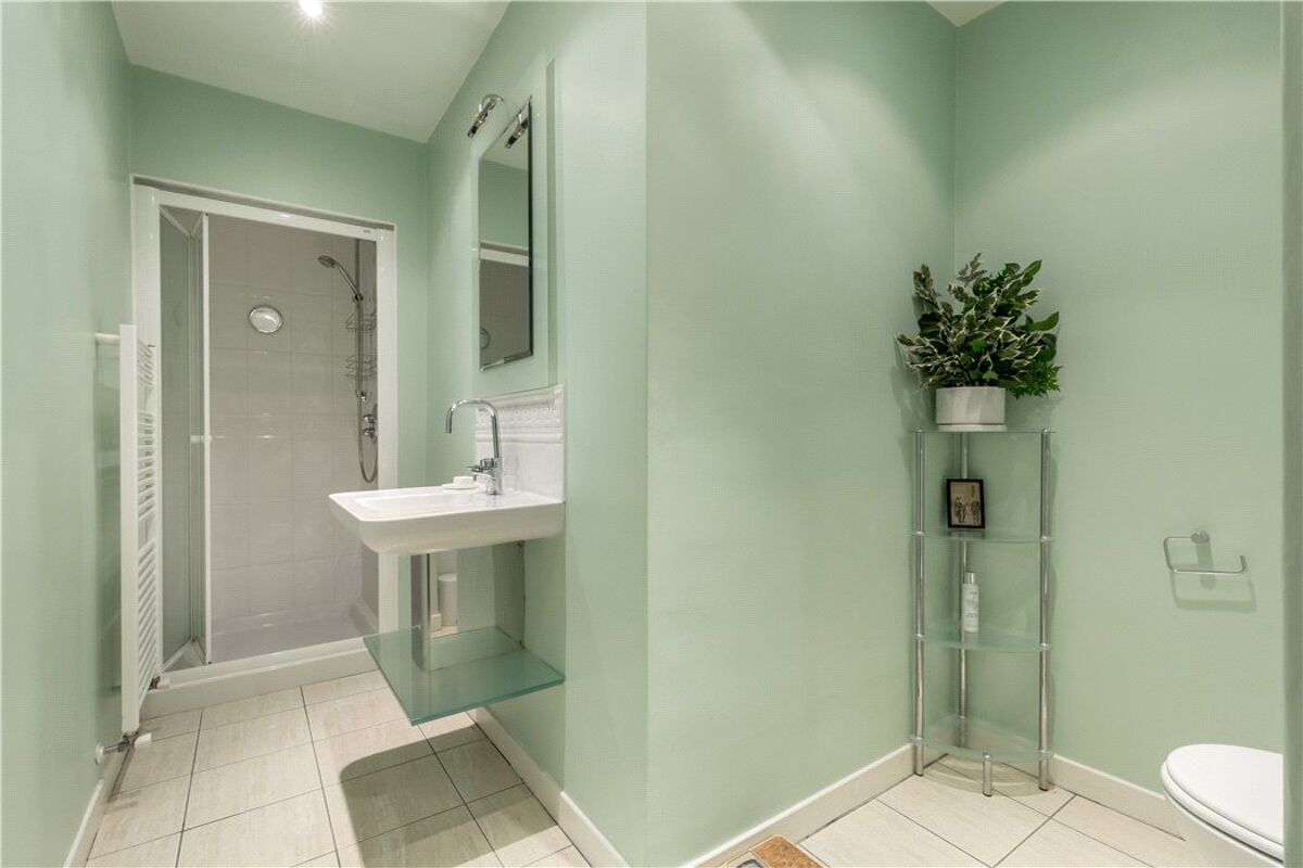 flat for sale in Cambridge Street, Edinburgh, Midlothian, EH1