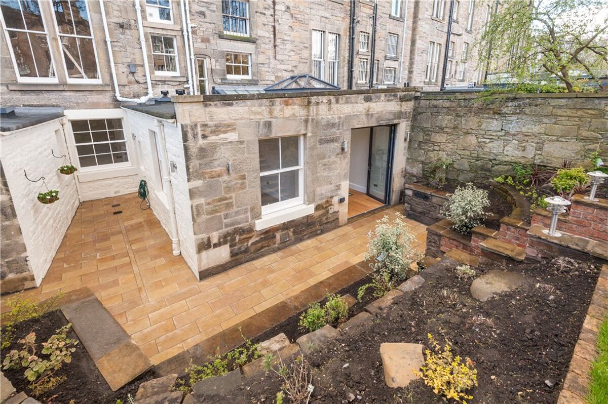 flat for sale in Eglinton Crescent, Edinburgh, Midlothian, EH12