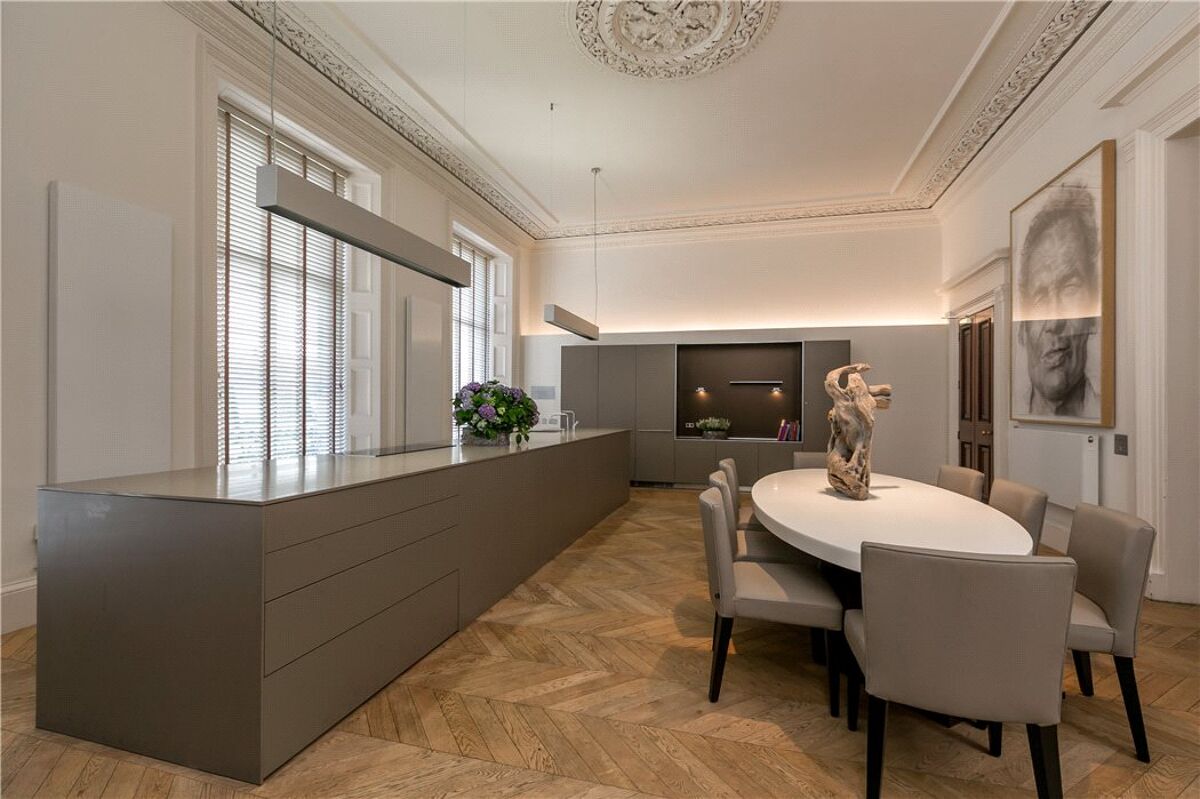 flat for sale in Atholl Crescent, Edinburgh, Midlothian, EH3