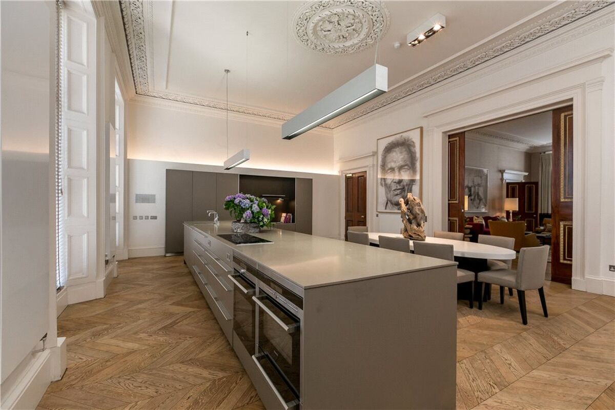 flat for sale in Atholl Crescent, Edinburgh, Midlothian, EH3