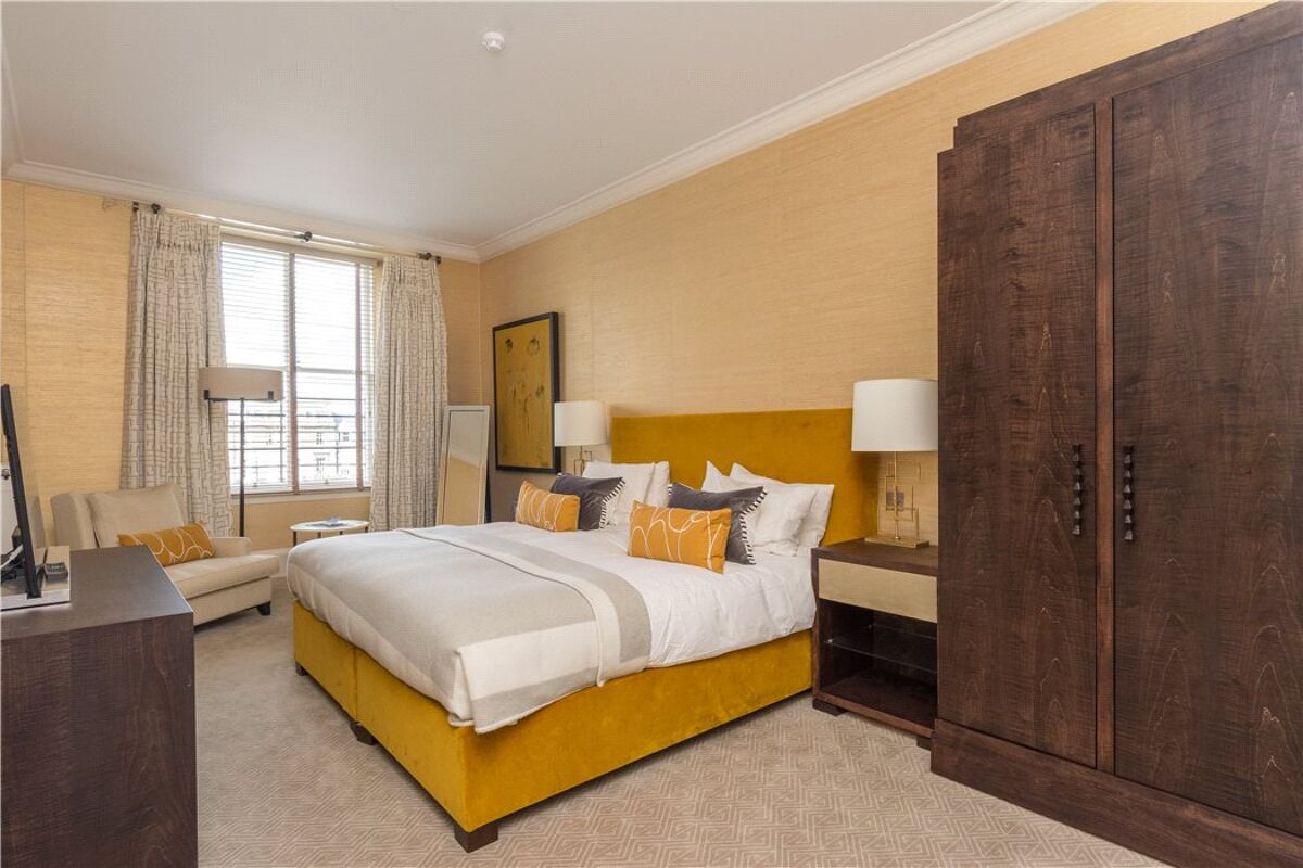 flat for sale in Atholl Crescent, Edinburgh, Midlothian, EH3