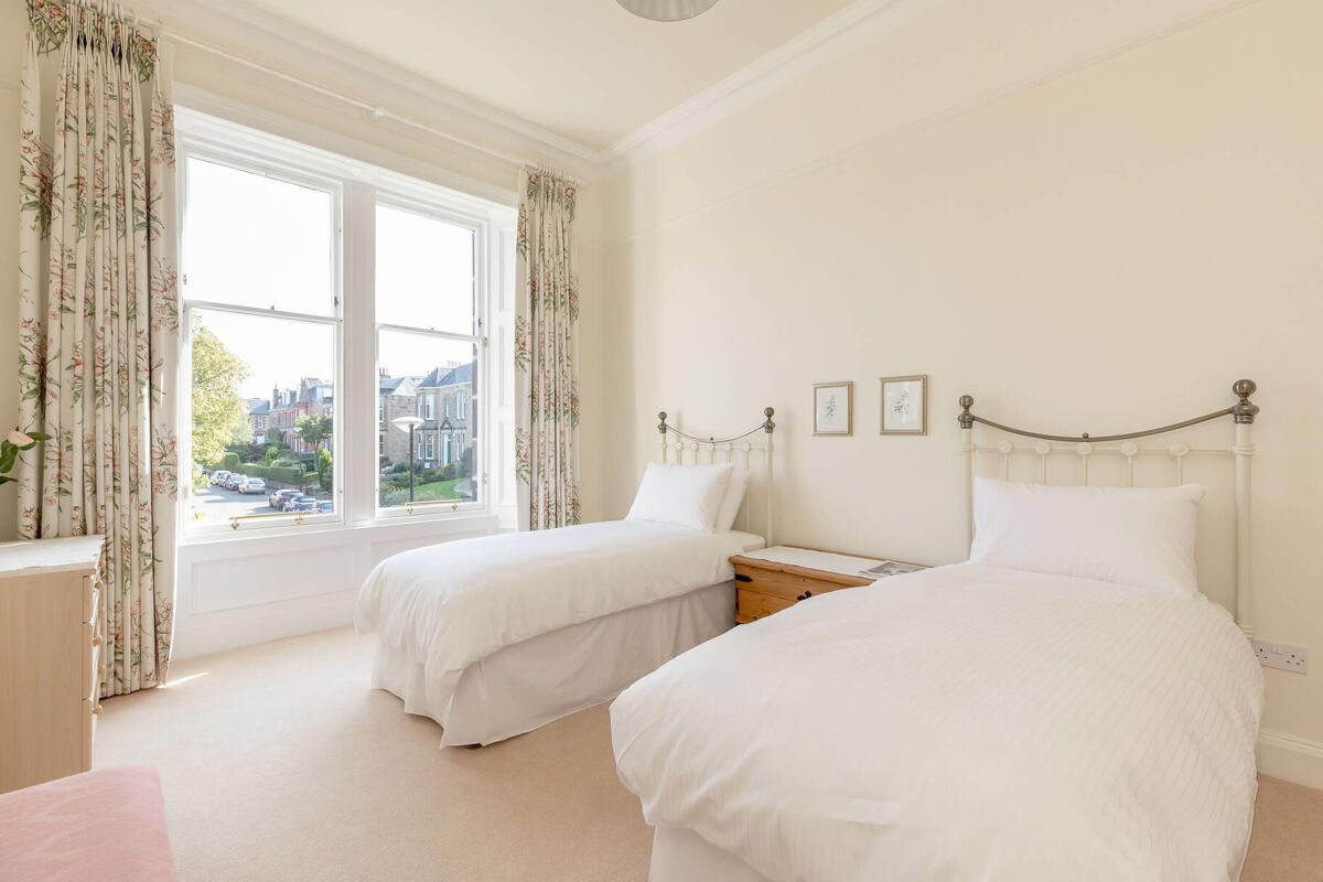 house for sale in Hermitage Gardens, Edinburgh, EH10 EDC140270