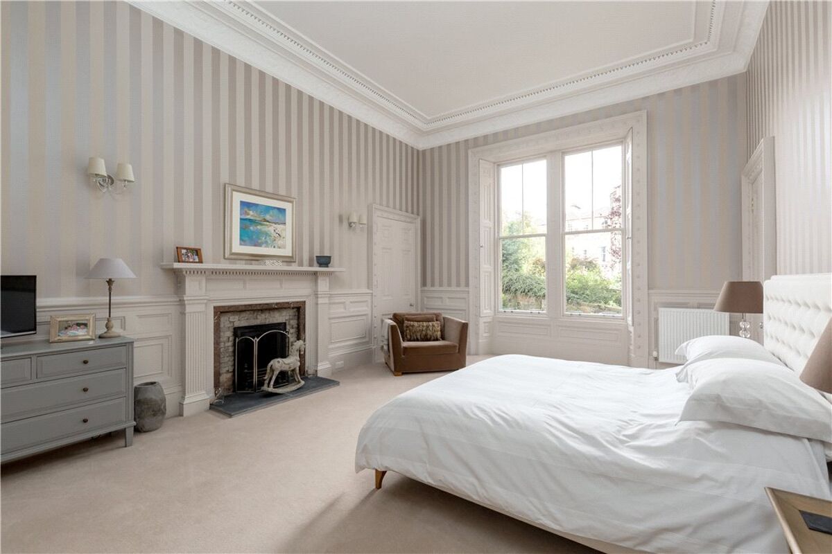 flat for sale in Eglinton Crescent, Edinburgh, Midlothian, EH12