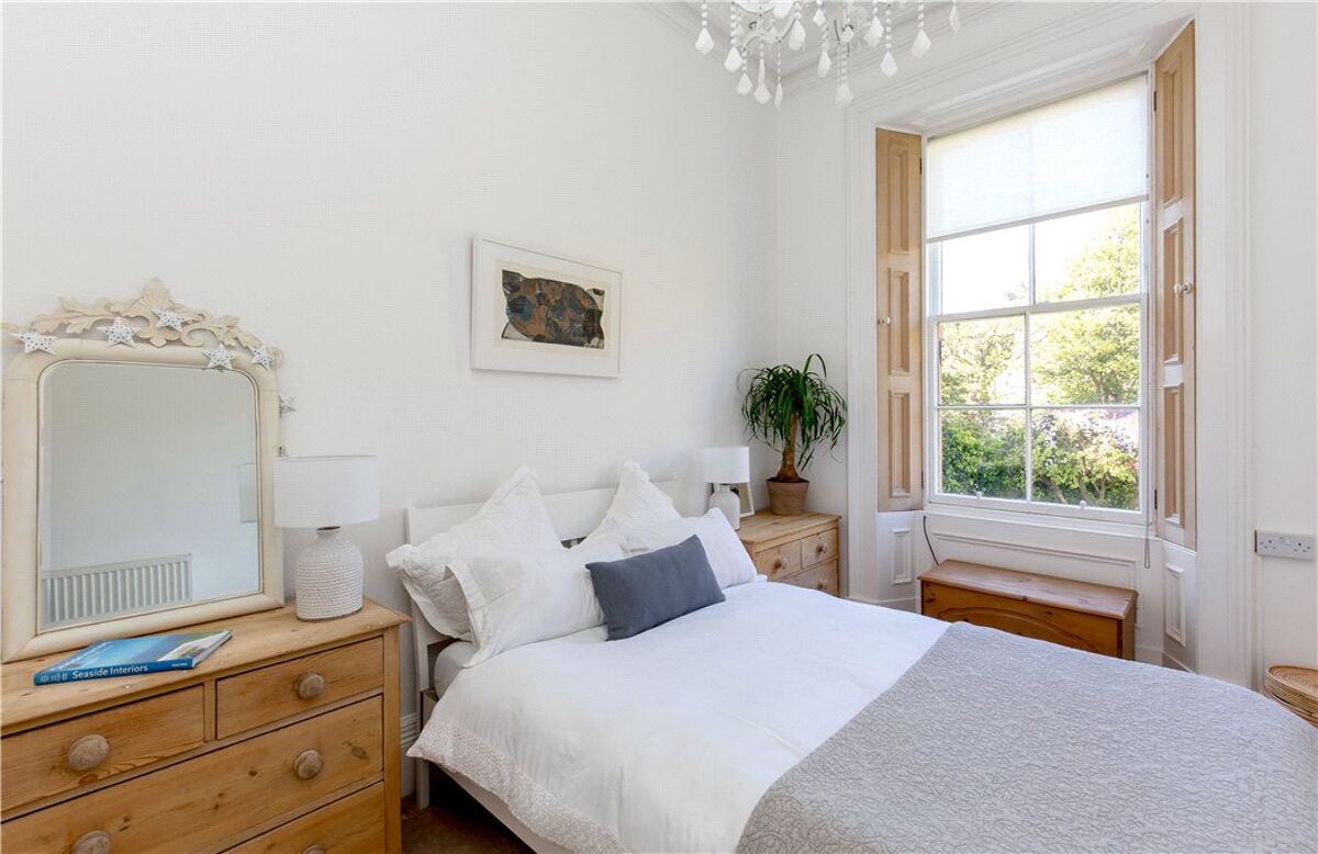 house for sale in Queen's Crescent, Edinburgh, Midlothian, EH9