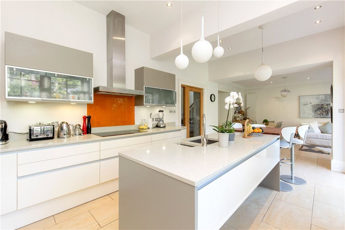 house for sale in Queen's Crescent, Edinburgh, Midlothian, EH9