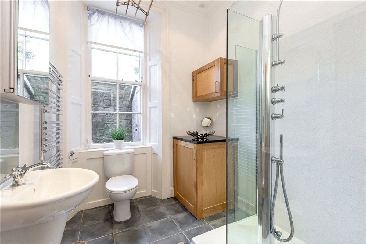 house for sale in Queen's Crescent, Edinburgh, Midlothian, EH9