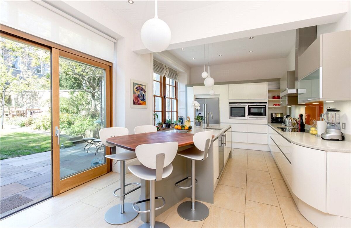 house for sale in Queen's Crescent, Edinburgh, Midlothian, EH9