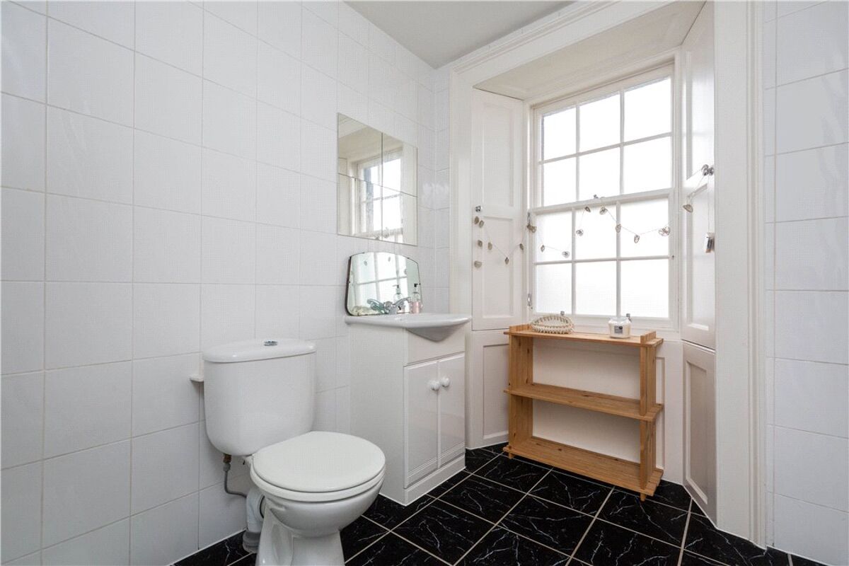 flat for sale in Leopold Place, Edinburgh, Midlothian, EH7 EDC170131