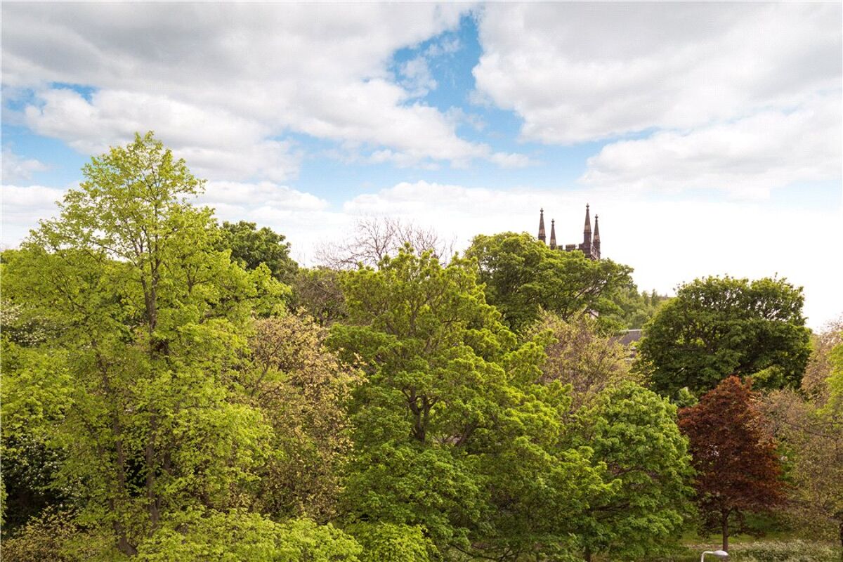 flat for sale in Leopold Place, Edinburgh, Midlothian, EH7 EDC170131