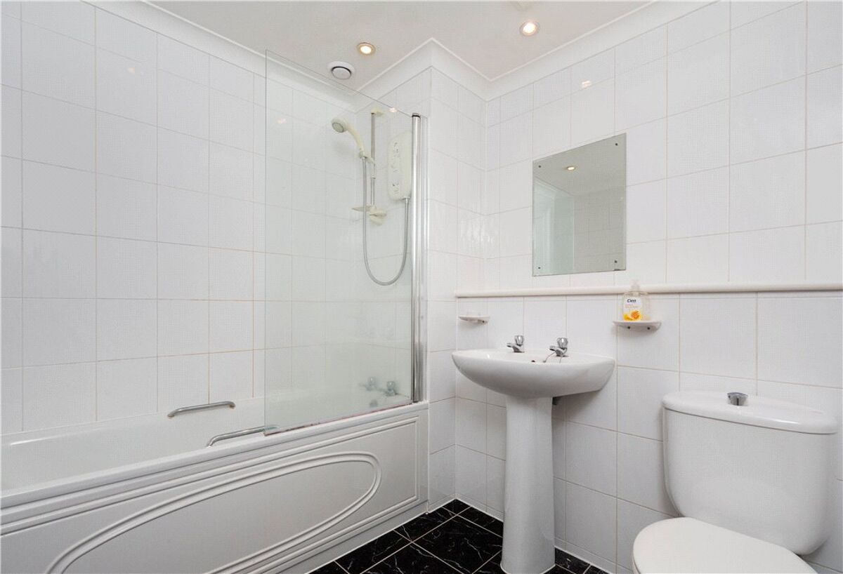 flat for sale in Leopold Place, Edinburgh, Midlothian, EH7 EDC170131