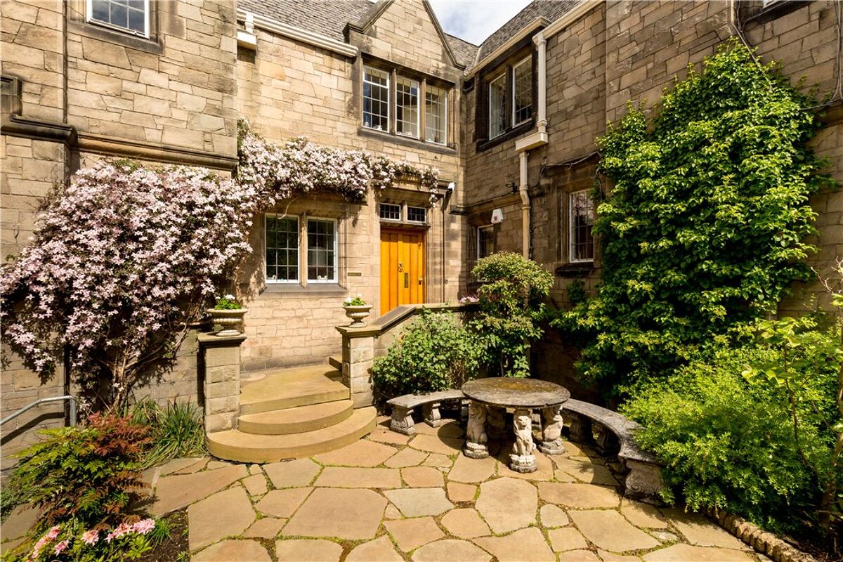 flat for sale in Wester Coates Gardens, Edinburgh, Midlothian, EH12