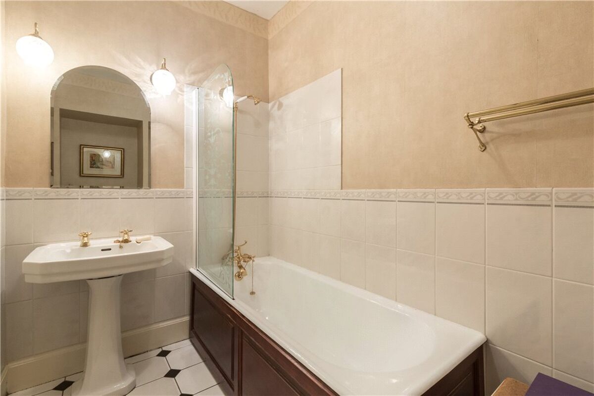 flat for sale in Lennox Street, Edinburgh, Midlothian, EH4 EDC170178