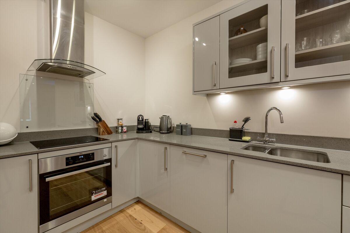 flat for sale in Ramsay Garden, Edinburgh, Midlothian, EH1 EDC170200