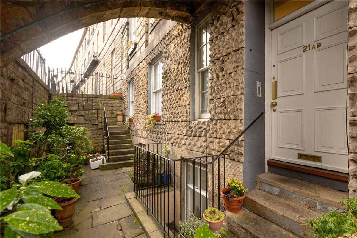 flat for sale in Abercromby Place, New Town, Edinburgh, EH3 EDC180081